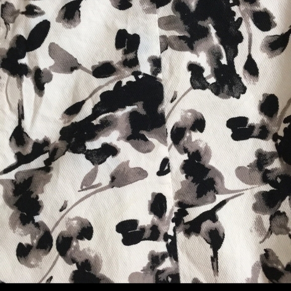 H&M size 8 black, gray and white skirt - Picture 3 of 3